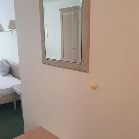 Couette-café Zur Altstadt 3*