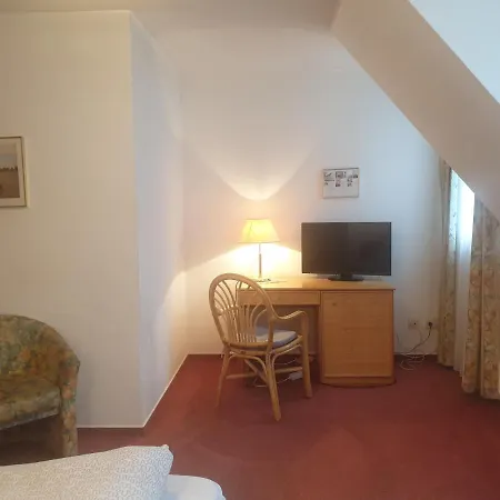 Couette-café Zur Altstadt 3*