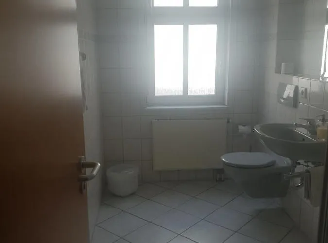 Zur Altstadt Nocleg ze śniadaniem 3*