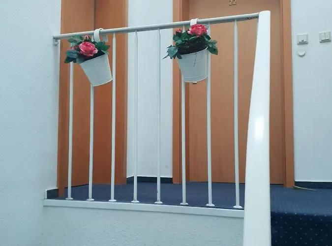 Zur Altstadt Nocleg ze śniadaniem 3*