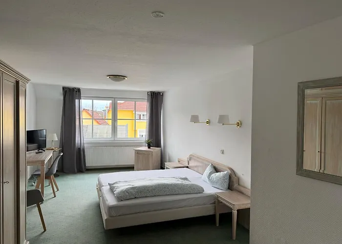 Zur Altstadt Bed and Breakfast Λουντενσάιντ