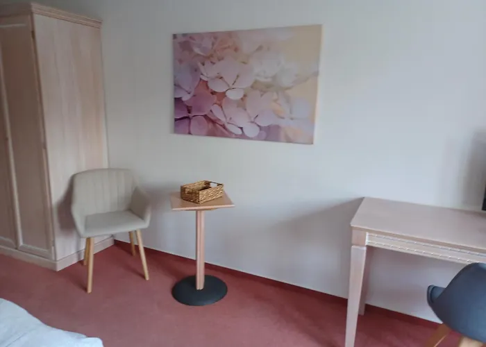 Zur Altstadt Bed and Breakfast Λουντενσάιντ